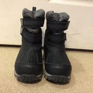 Kids LL Bean snow boots, size 12